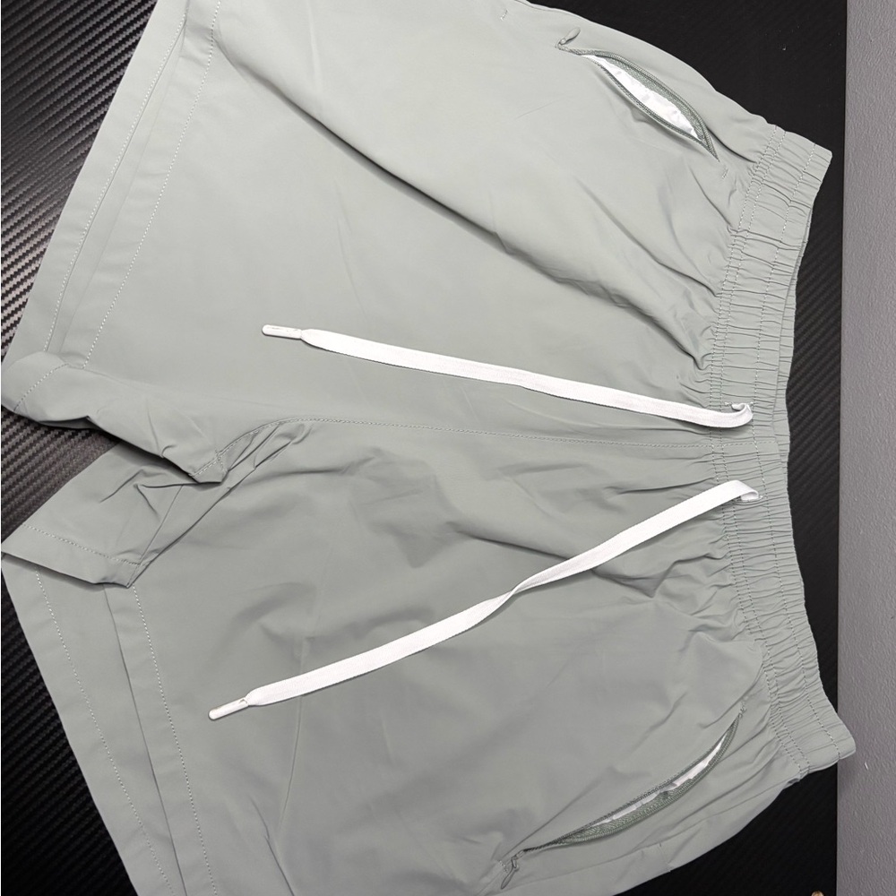 Men's Gray Shorts